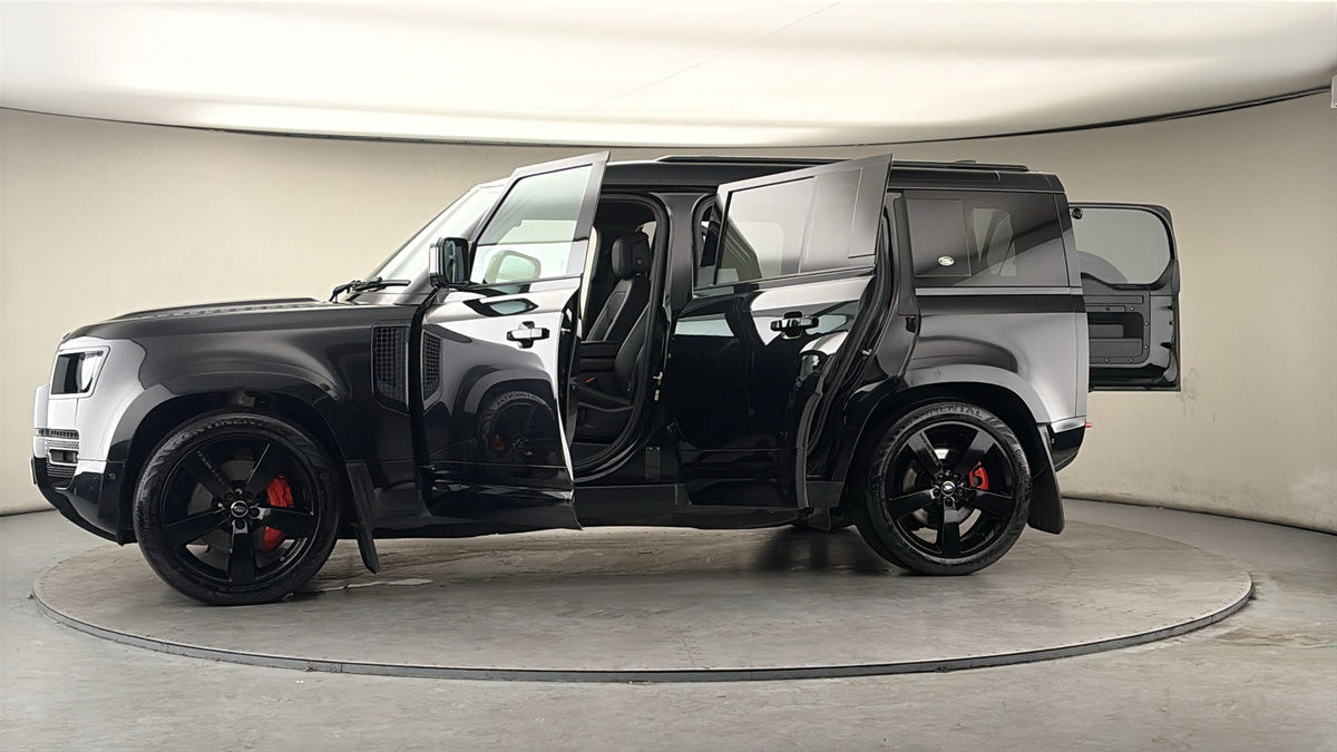 More views of Land Rover Defender 110