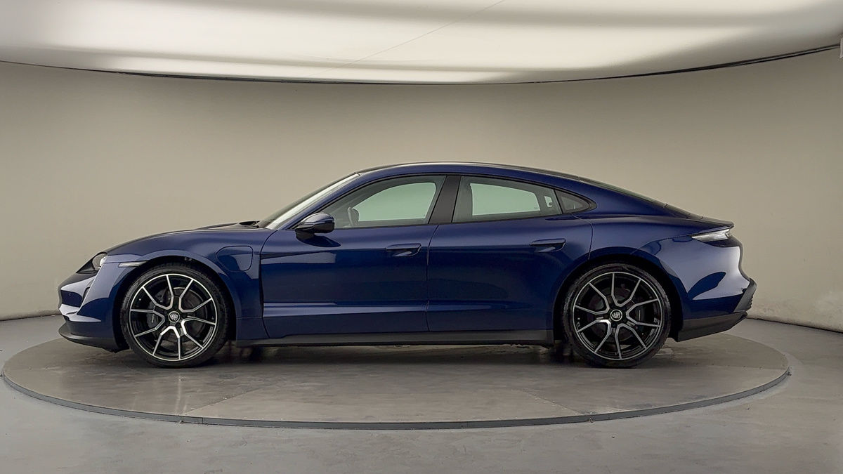 Porsche Taycan Image 15