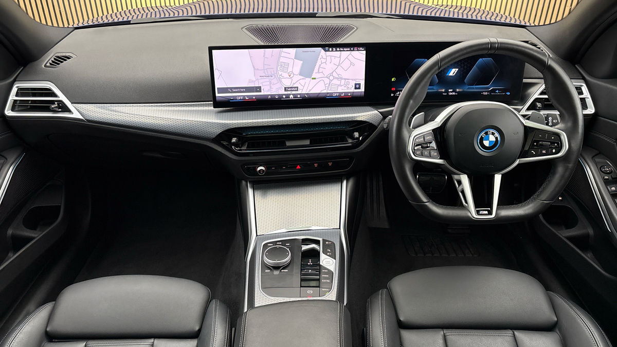 BMW 3 Series Image 12