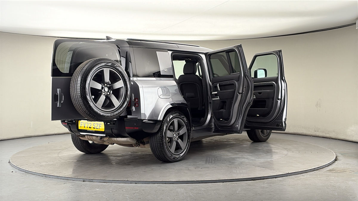 More views of Land Rover Defender 110