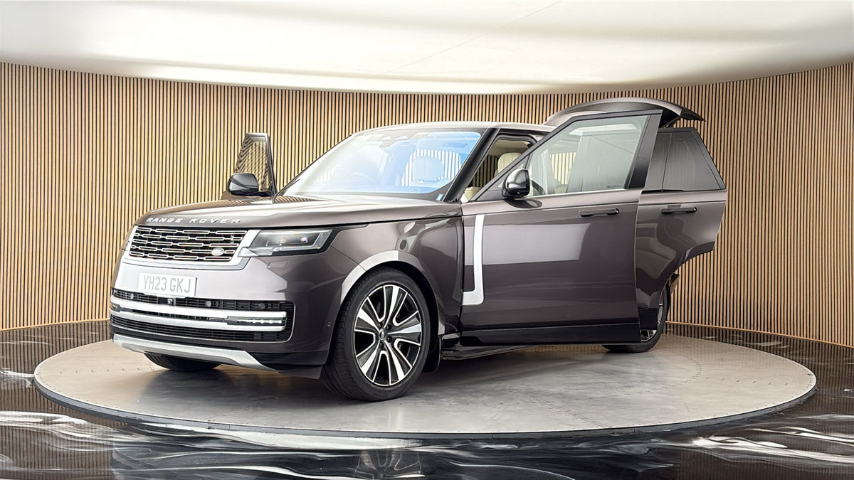 More views of Land Rover Range Rover
