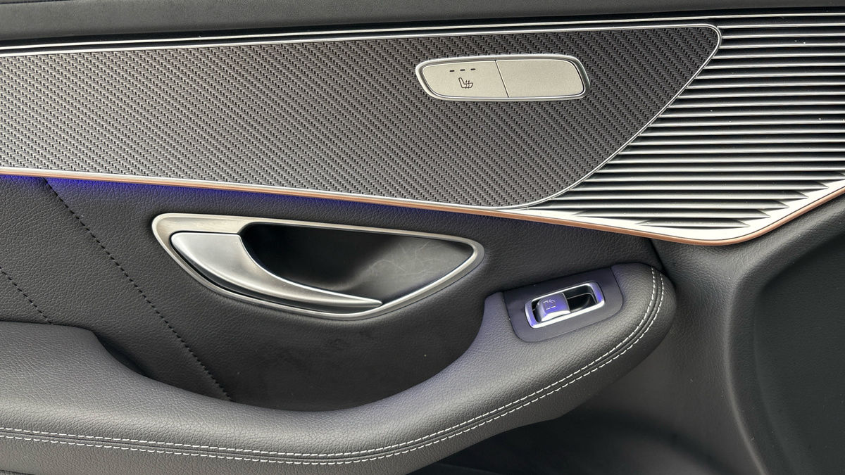 Mercedes-Benz EQC Image 19