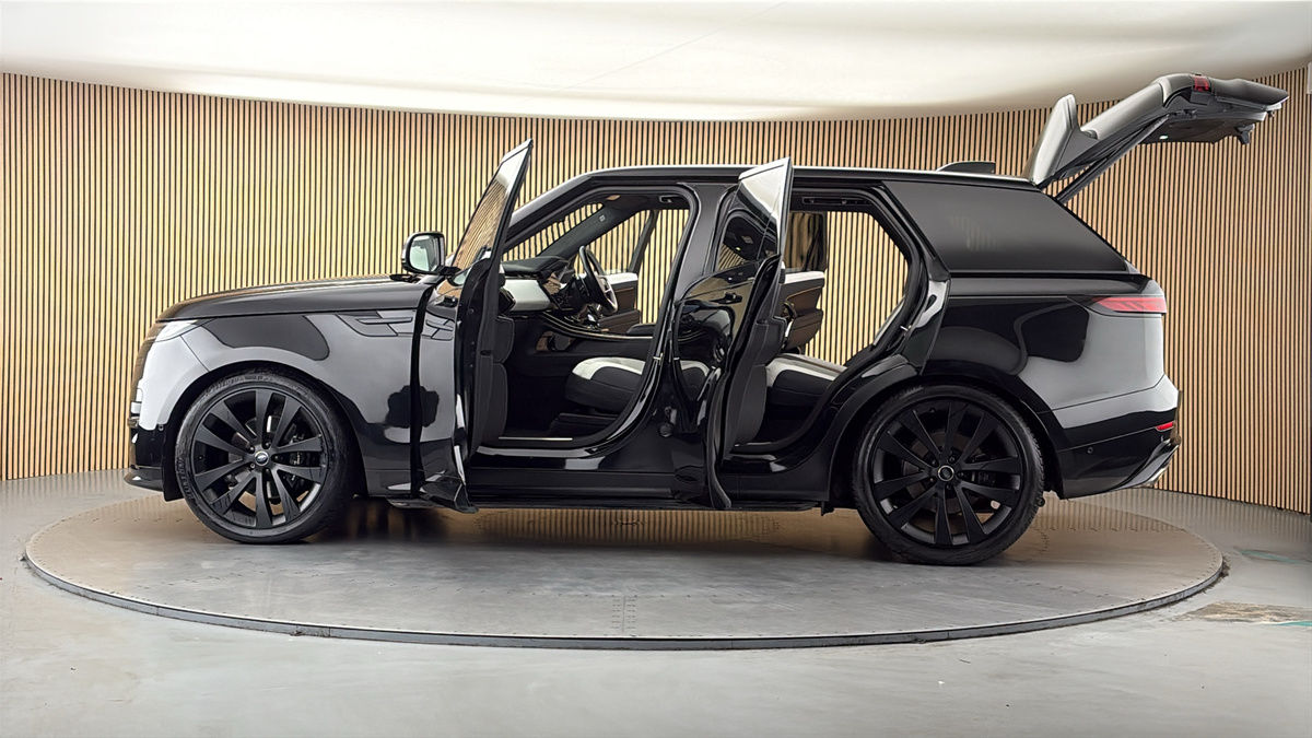 More views of Land Rover Range Rover Sport