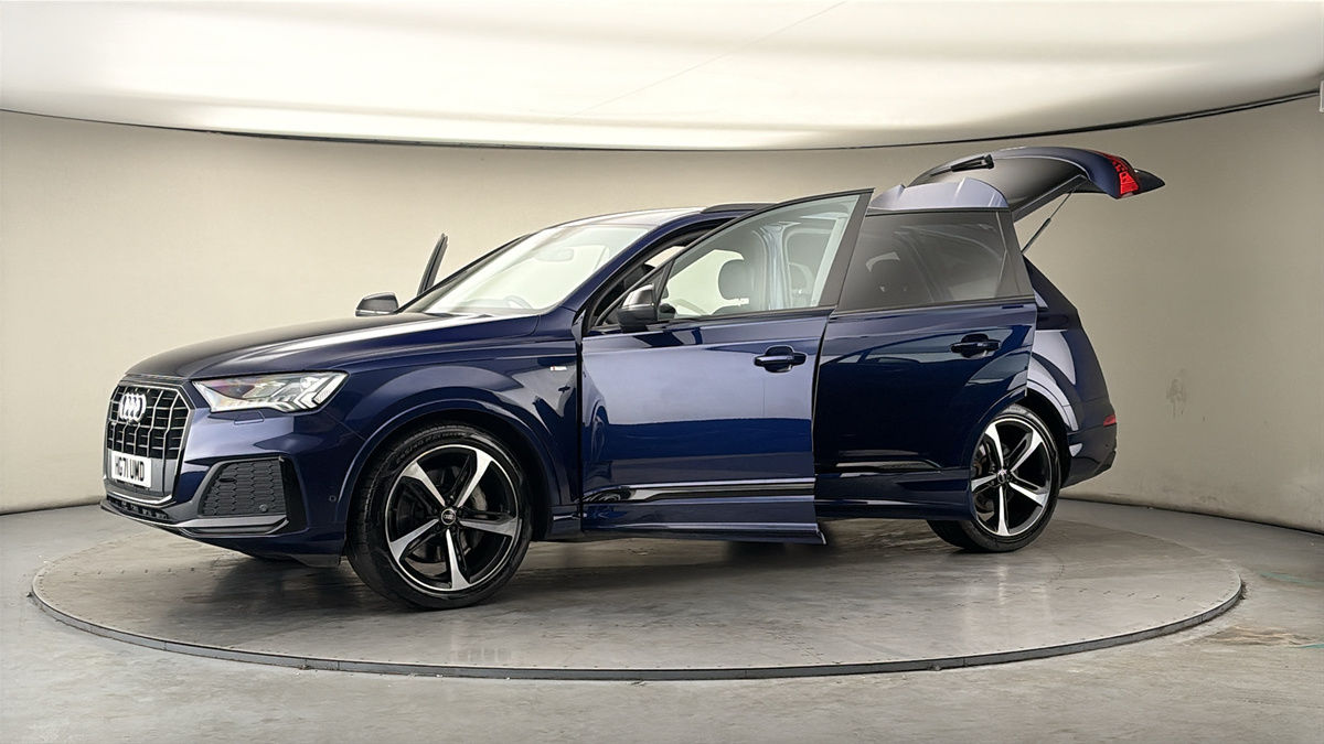 More views of Audi Q7