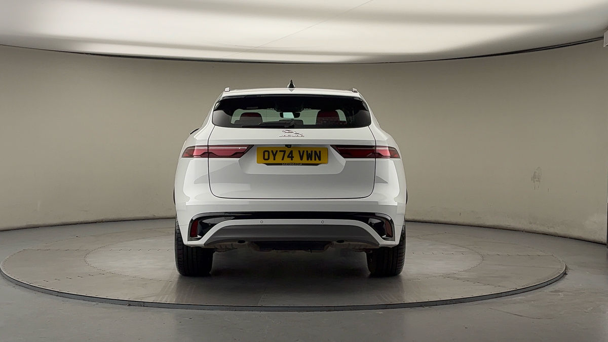 Jaguar F-PACE Image 4