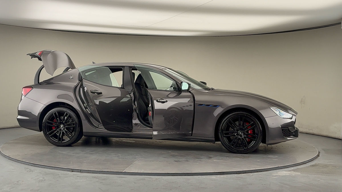 More views of Maserati Ghibli