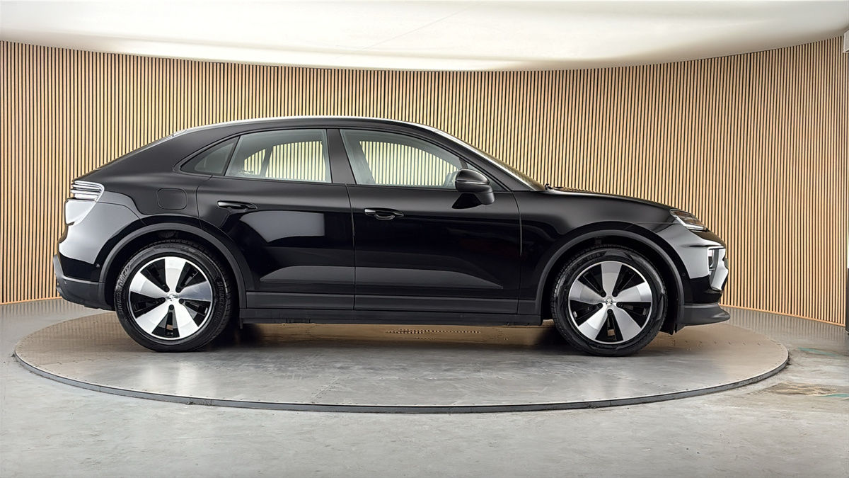 Porsche Macan Image 17
