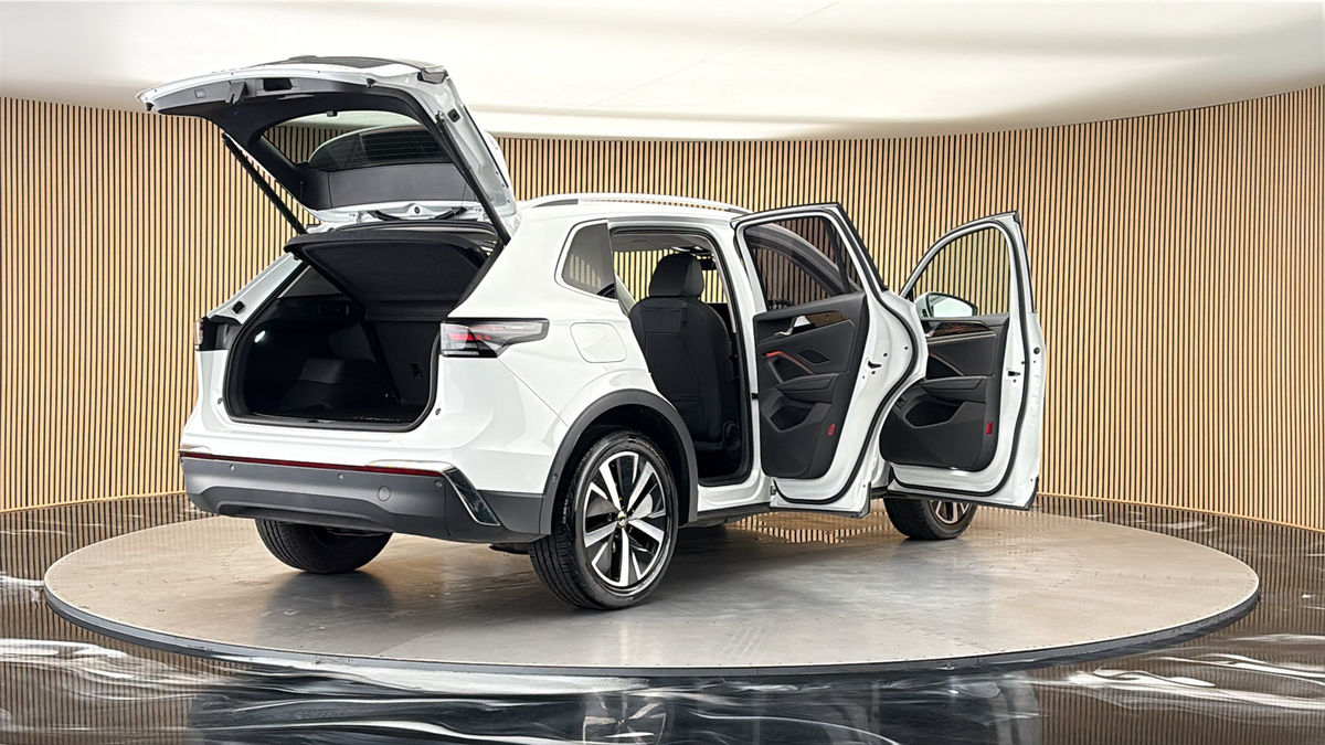 More views of Volkswagen Tiguan
