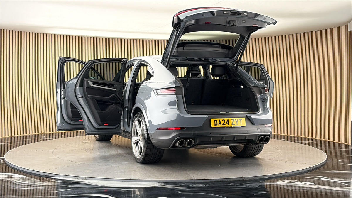 More views of Porsche Cayenne