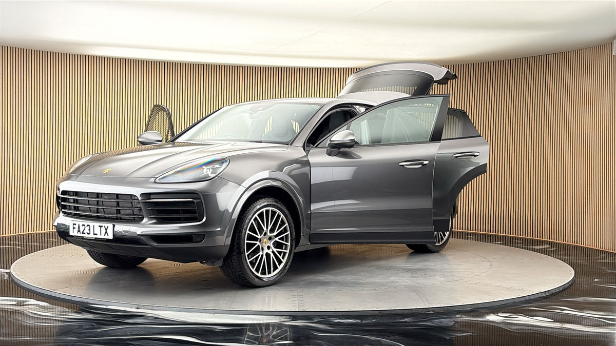 More views of Porsche Cayenne
