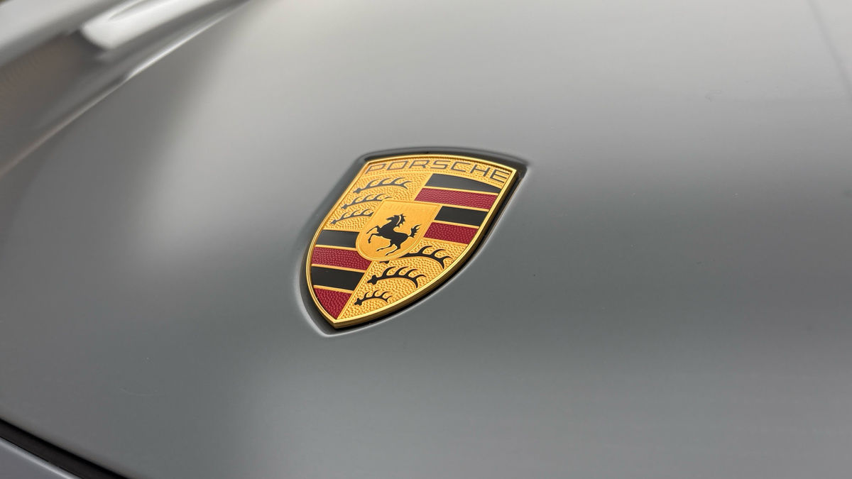 Porsche Cayenne Image 24