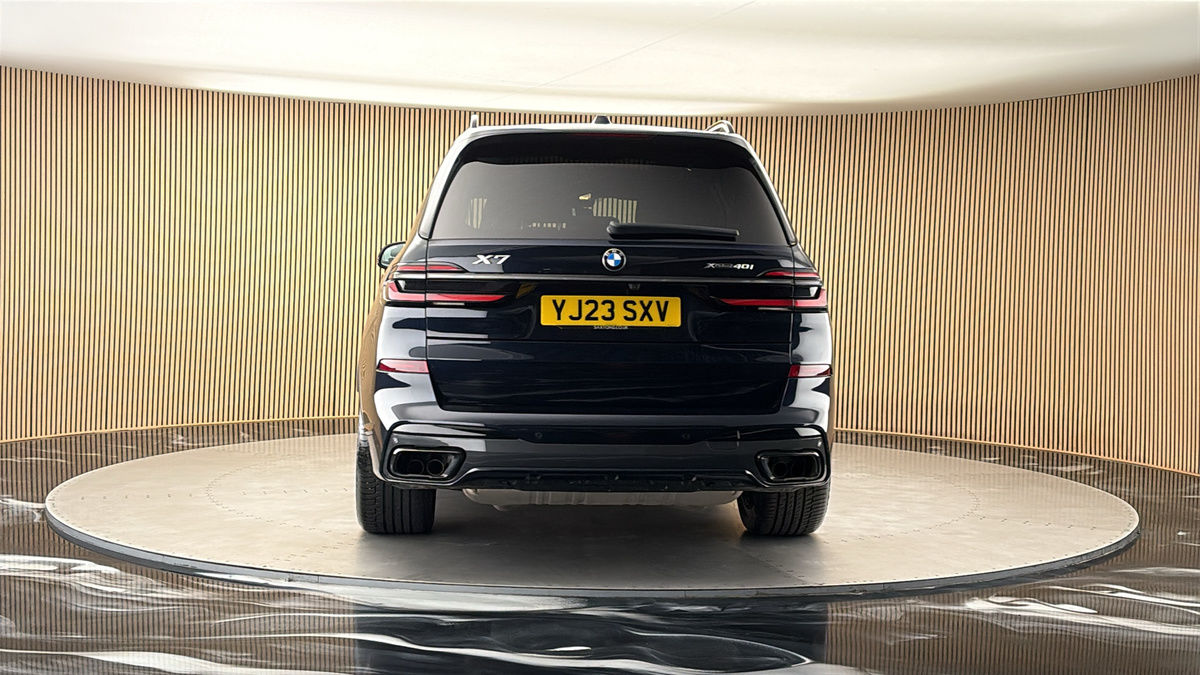 More views of BMW X7