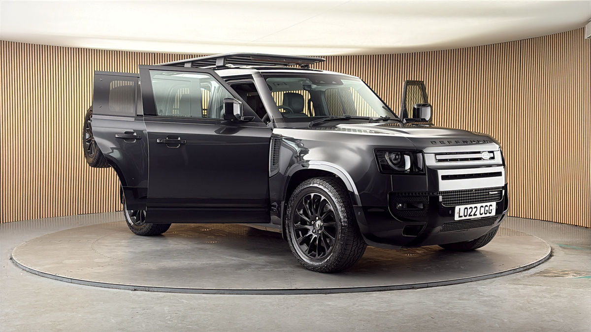 More views of Land Rover Defender 110