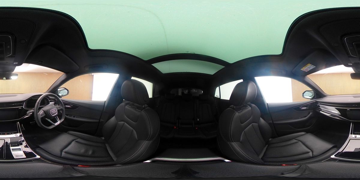 More views of Audi Q8