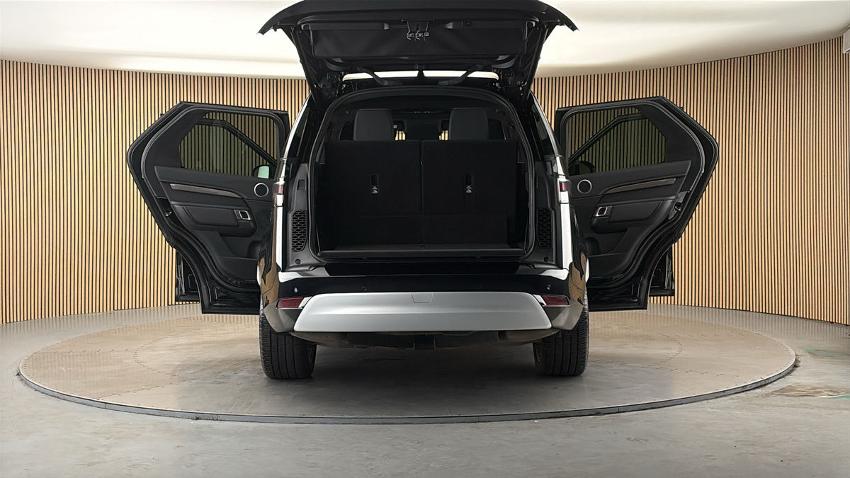 More views of Land Rover Discovery