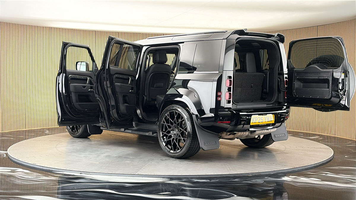 More views of Land Rover Defender 110