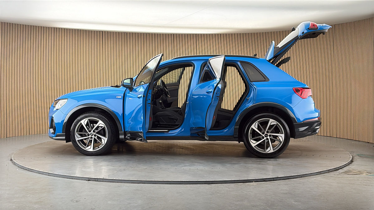 More views of Audi Q3