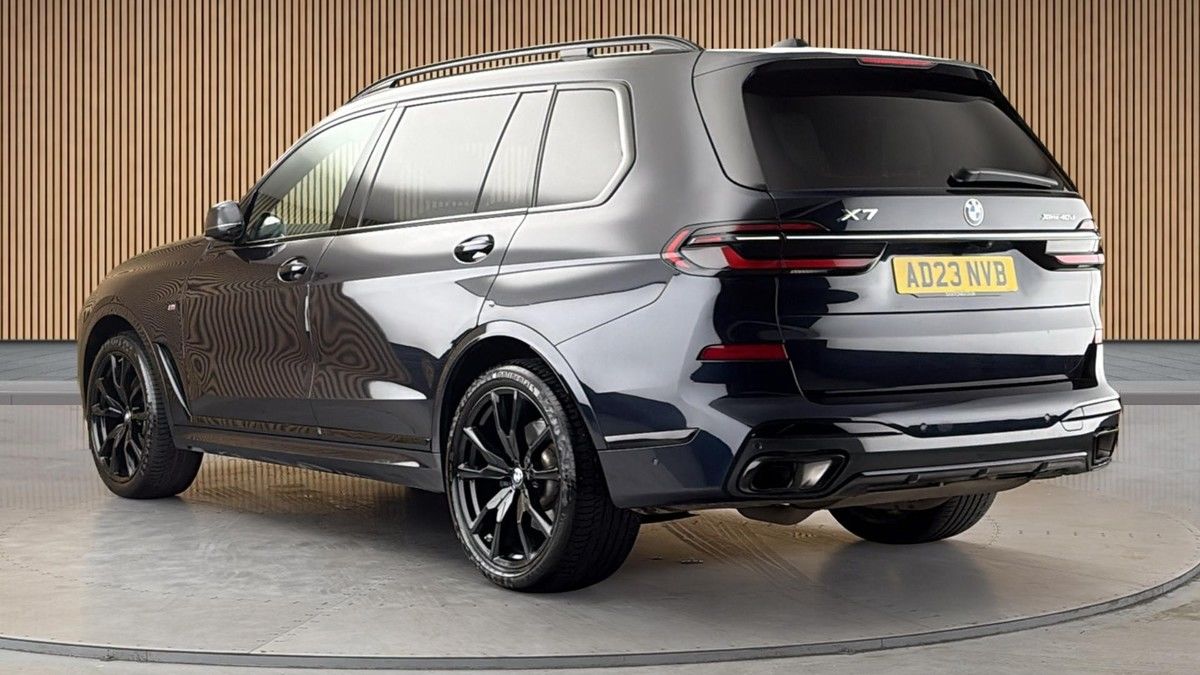 BMW X7 Image 2