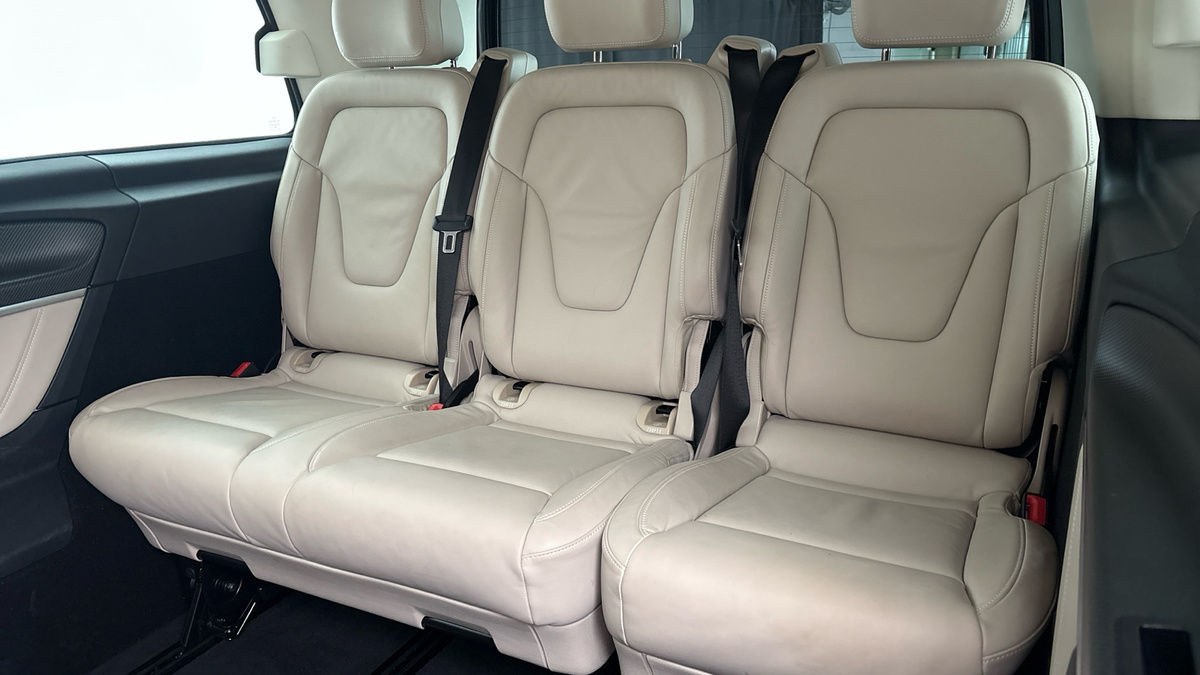 Mercedes-Benz V Class Image 14