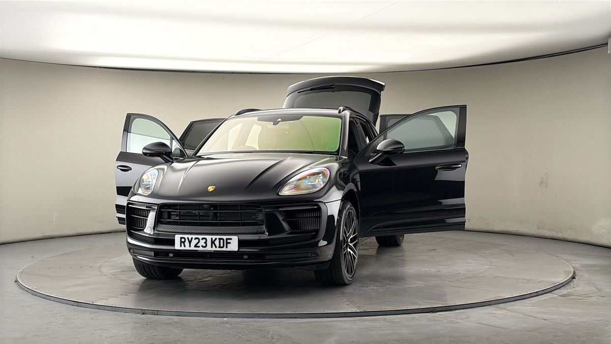 More views of Porsche Macan