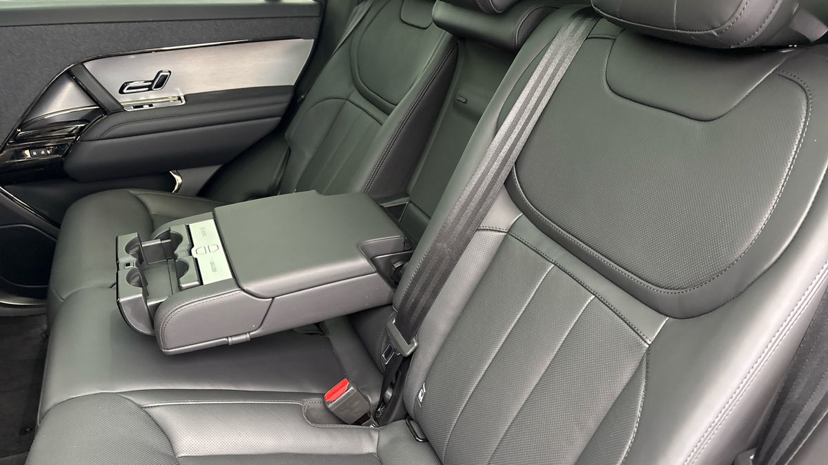 Land Rover Range Rover Sport Image 9