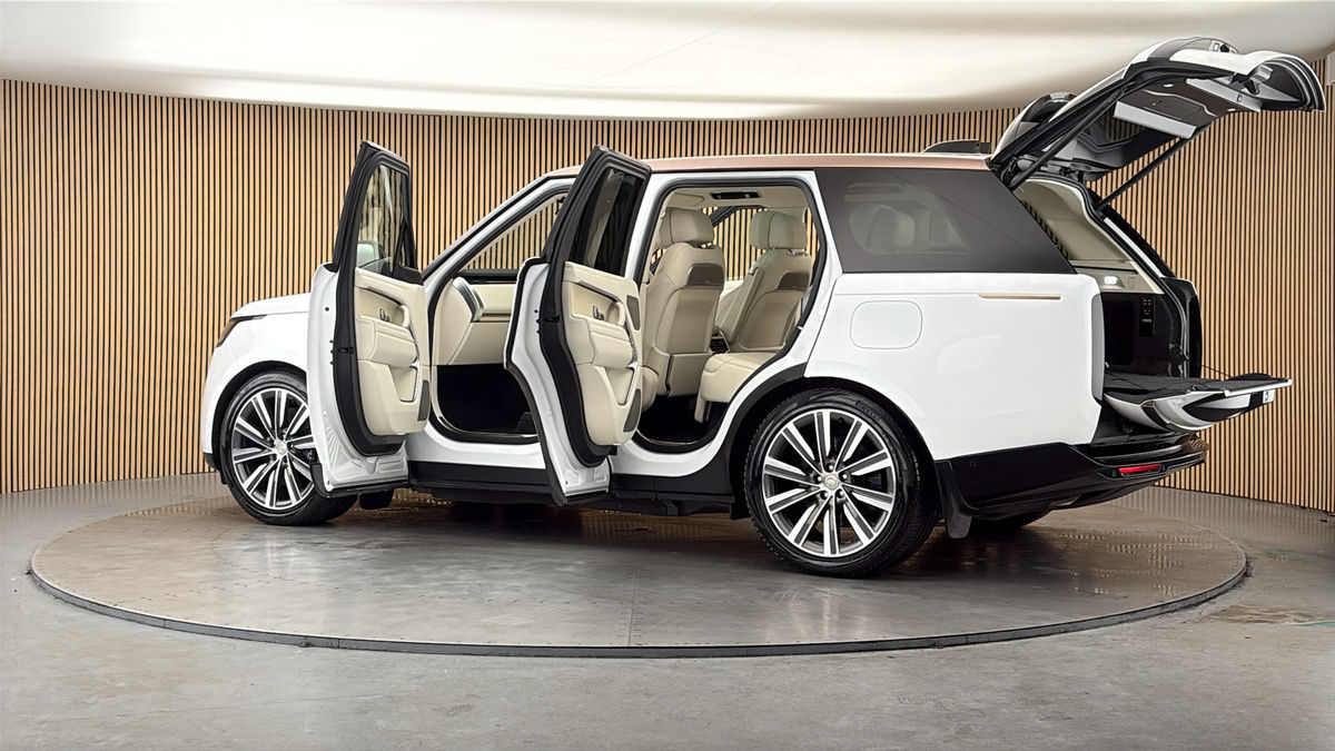 More views of Land Rover Range Rover