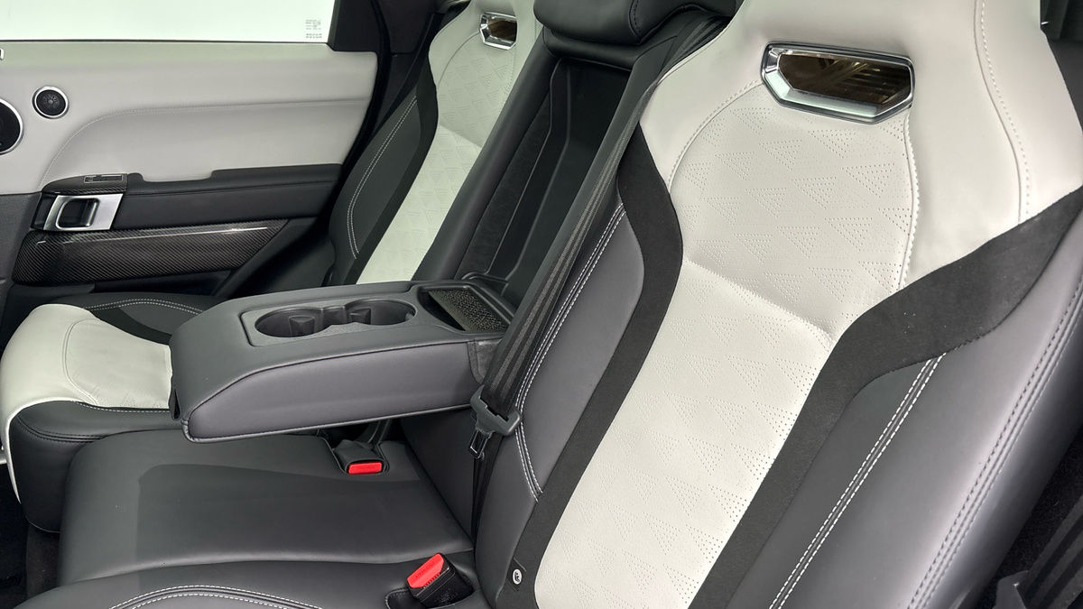 Land Rover Range Rover Sport Image 9