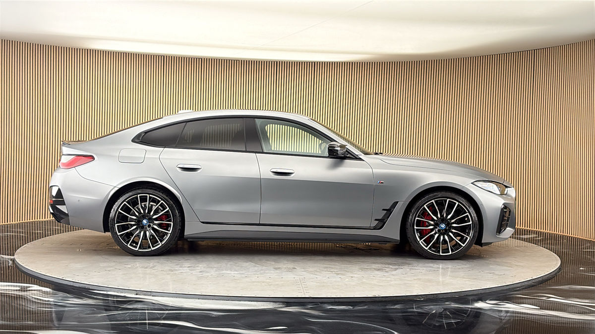 BMW i4 Image 16