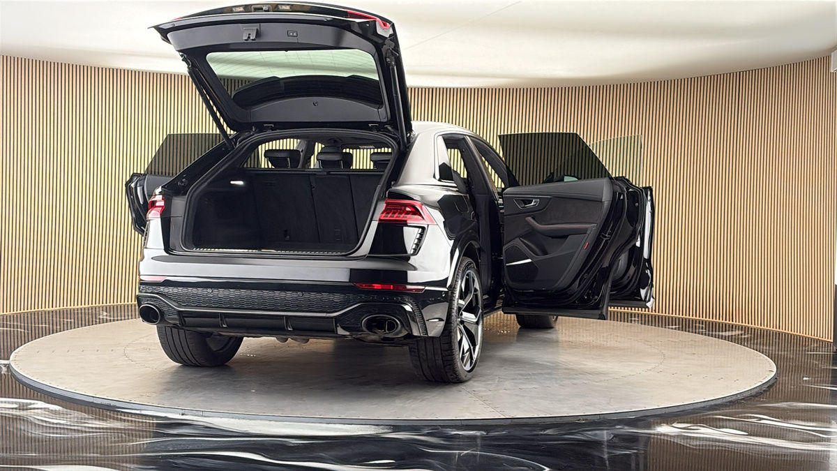 More views of Audi RSQ8
