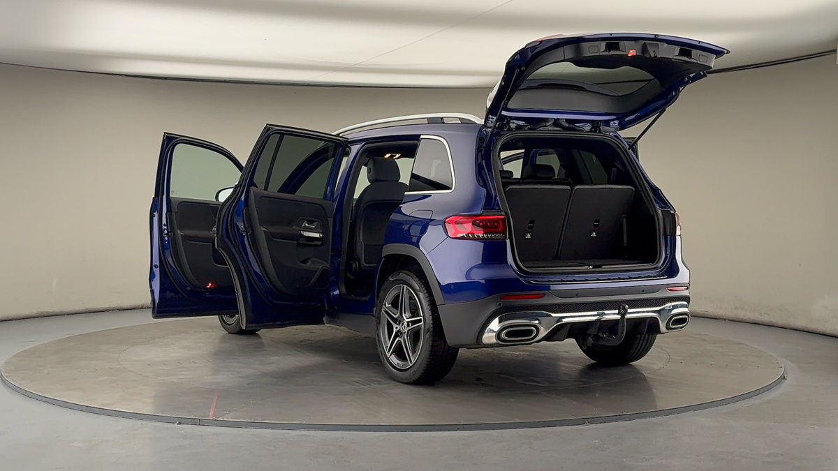 Mercedes-Benz GLB Image 23