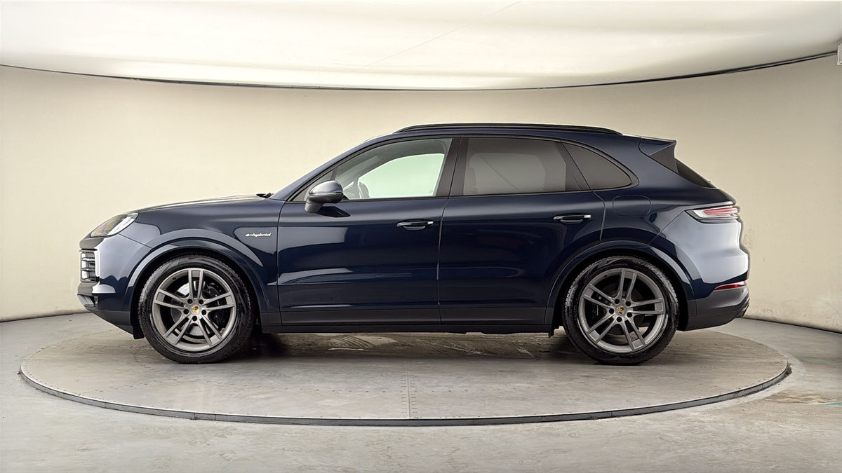 Porsche Cayenne Image 15
