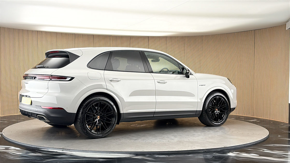 More views of Porsche Cayenne