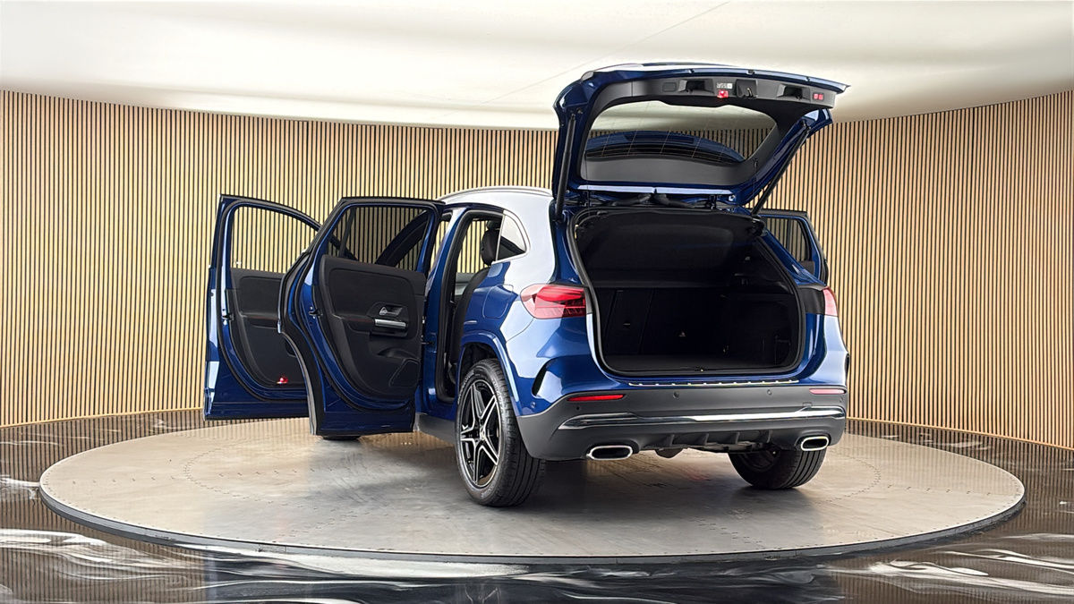 More views of Mercedes-Benz GLA