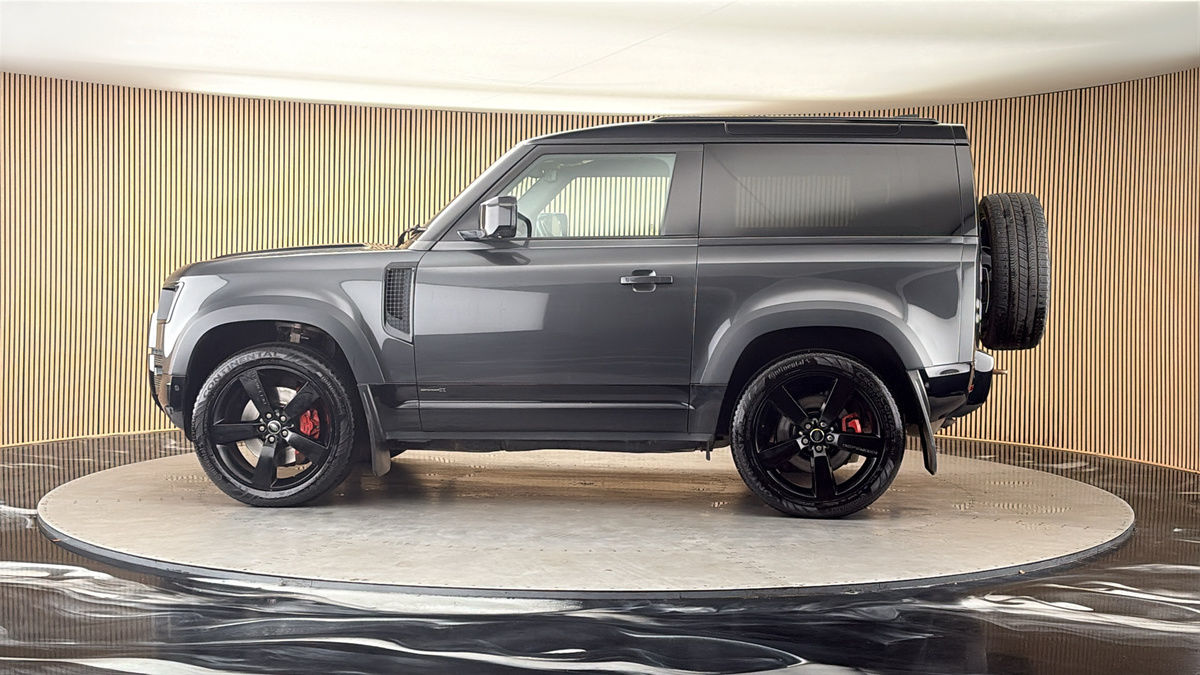 More views of Land Rover Defender 90