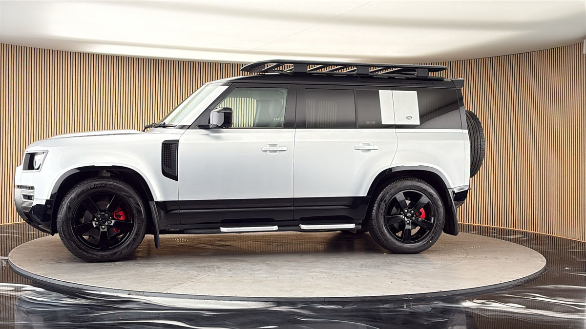 More views of Land Rover Defender 110