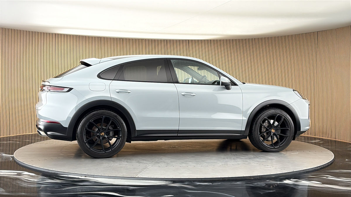 More views of Porsche Cayenne