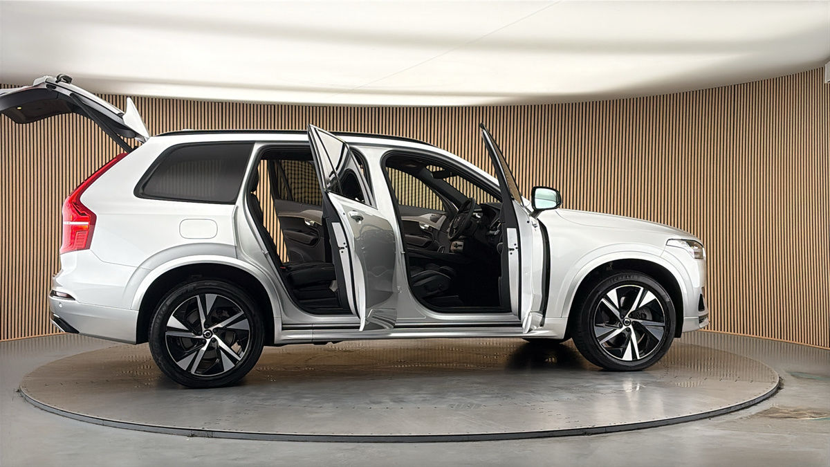 More views of Volvo XC90