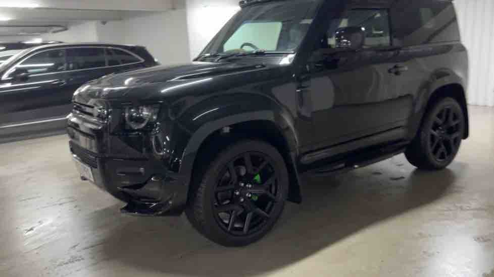 More views of Land Rover Defender 90