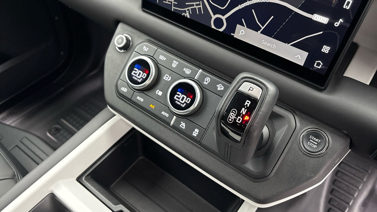 Land Rover Defender 110 Urban Image 6