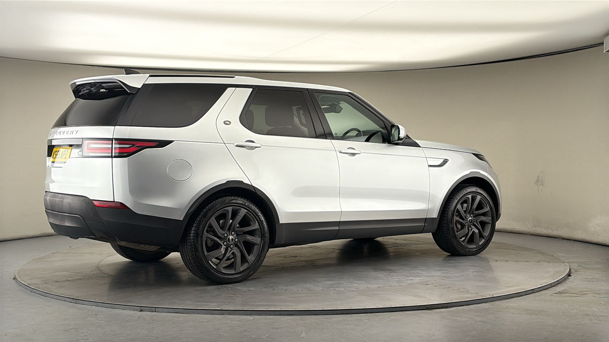 More views of Land Rover Discovery