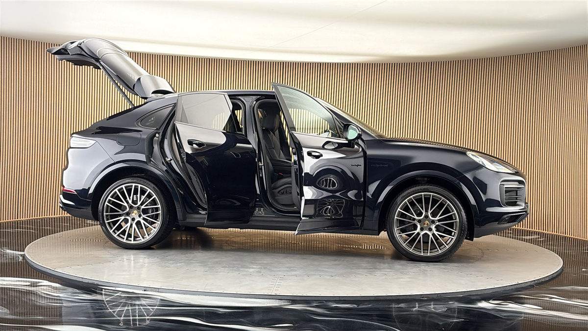 More views of Porsche Cayenne