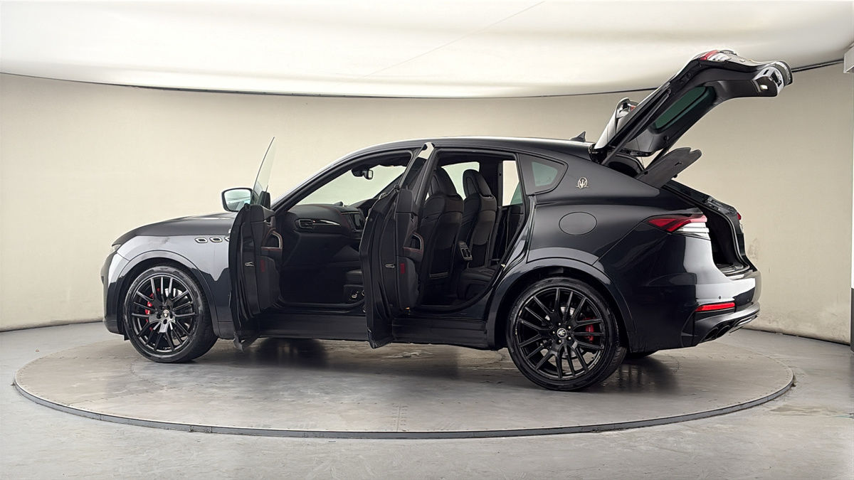 More views of Maserati Levante