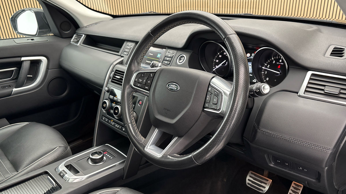 Land Rover Discovery Sport Image 5