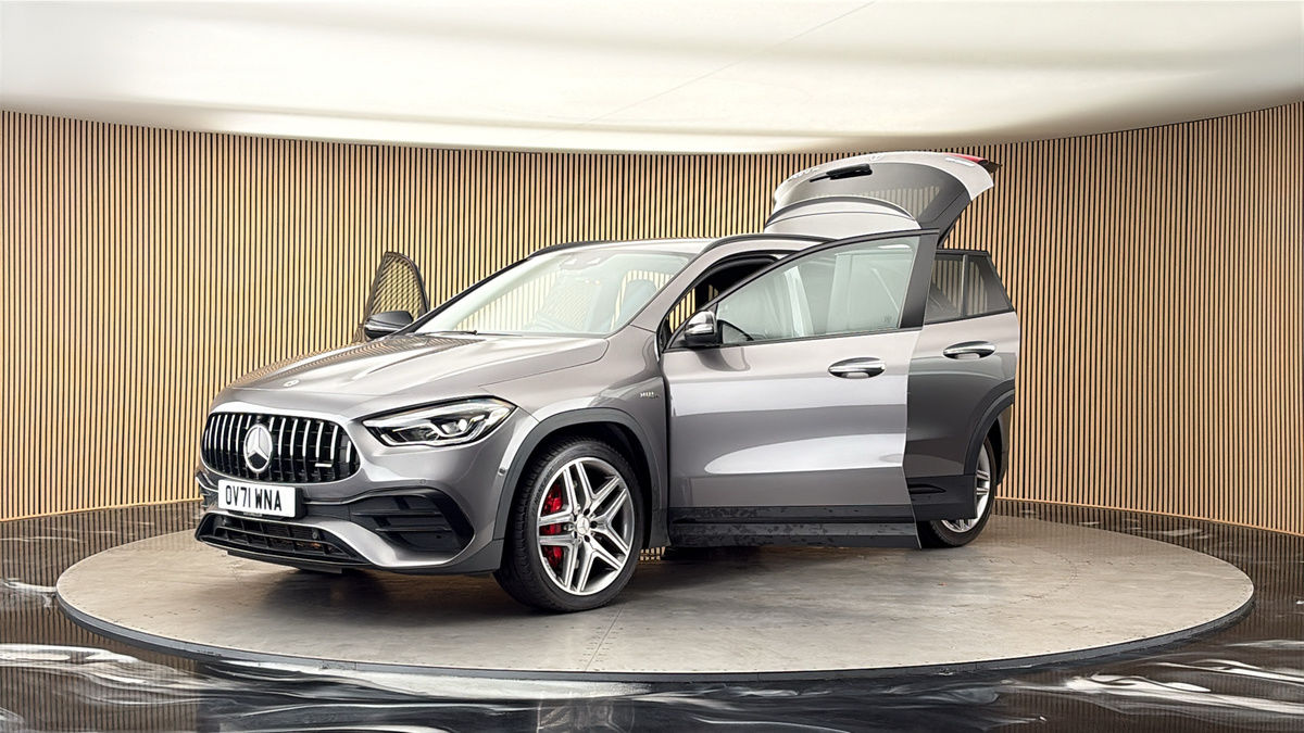Mercedes-Benz GLA Image 22