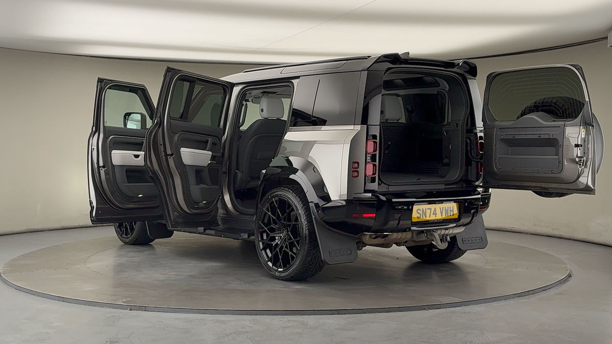 More views of Land Rover Defender 110