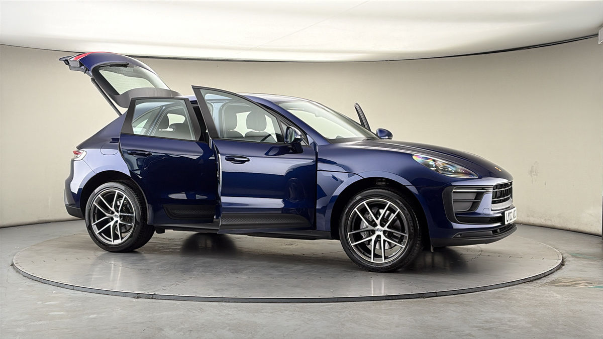 More views of Porsche Macan