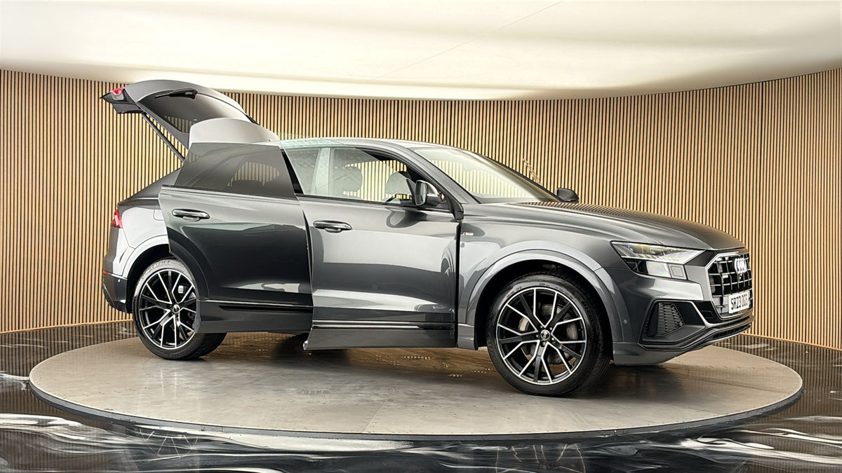 More views of Audi Q8