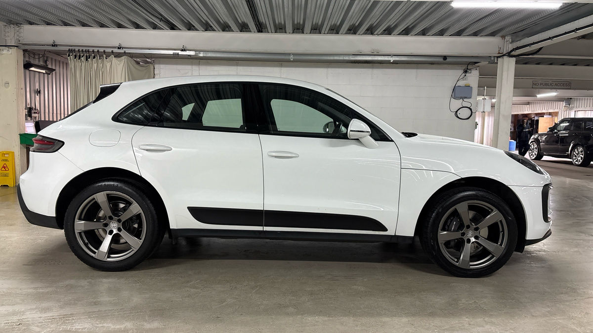 Porsche Macan Image 16