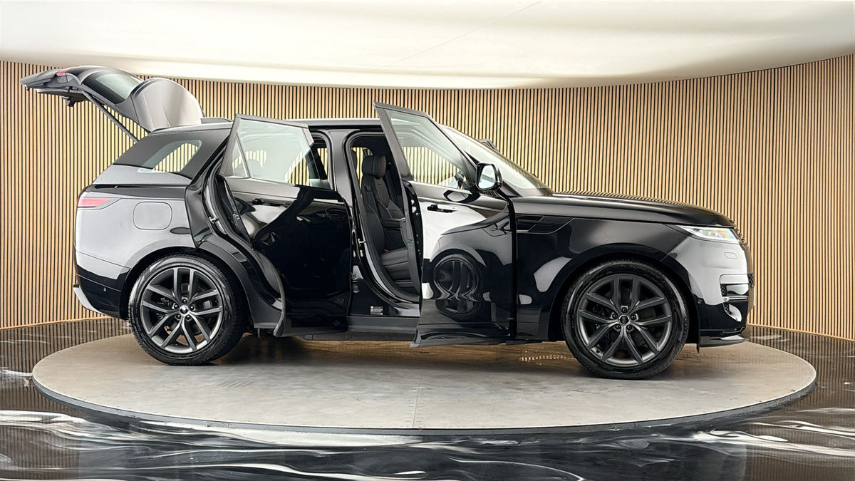 More views of Land Rover Range Rover Sport