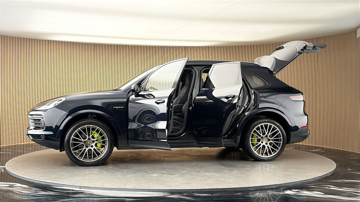 More views of Porsche Cayenne